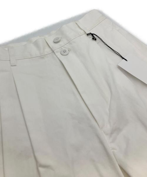 LOEFF（ロエフ）LOEFF (ロエフ) コットンツイル2タックパンツ ホワイト サイズ:00の古着・服飾アイテム