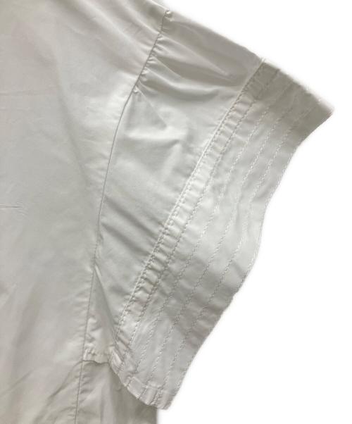 UNITED ARROWS（ユナイテッドアローズ）UNITED ARROWS (ユナイテッドアローズ) タフタステッチペプラムブラウス ホワイト サイズ:Free 未使用品の古着・服飾アイテム