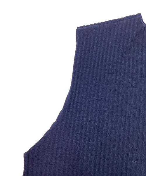 me ISSEY MIYAKE（ミーイッセイ ミヤケ）me ISSEY MIYAKE (ミーイッセイ ミヤケ) ノースリーブプリーツワンピース ネイビー サイズ:-の古着・服飾アイテム