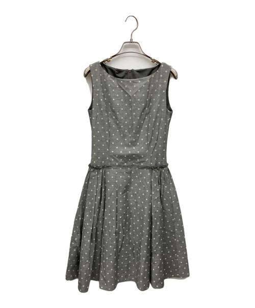 FOXEY NEWYORK（フォクシーニューヨーク）FOXEY NEWYORK (フォクシーニューヨーク) ドット柄ノースリーブワンピース グレー サイズ:40の古着・服飾アイテム