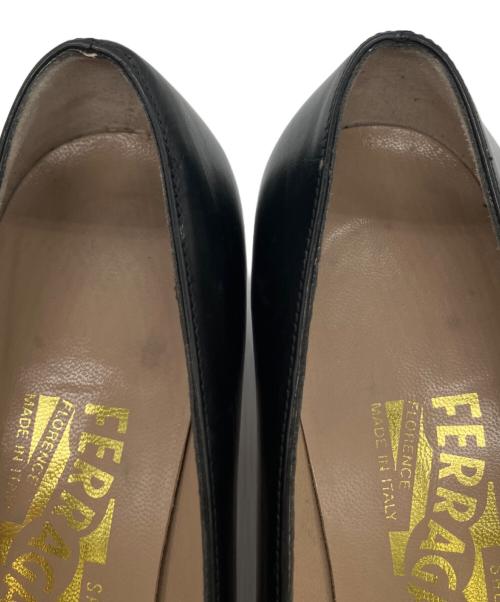 Salvatore Ferragamo（サルヴァトーレ フェラガモ）Salvatore Ferragamo (サルヴァトーレ フェラガモ) ガンチーニパンプス ブラック サイズ:6の古着・服飾アイテム