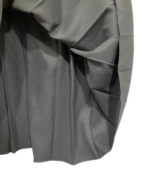 MOGA（モガ）MOGA (モガ) シャイニーサテン プリーツスカート グレー サイズ:2の古着・服飾アイテム