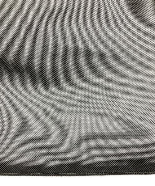 MONOLITH（モノリス）MONOLITH (モノリス) SHOULDER STANDARD HEXA M ブラックの古着・服飾アイテム