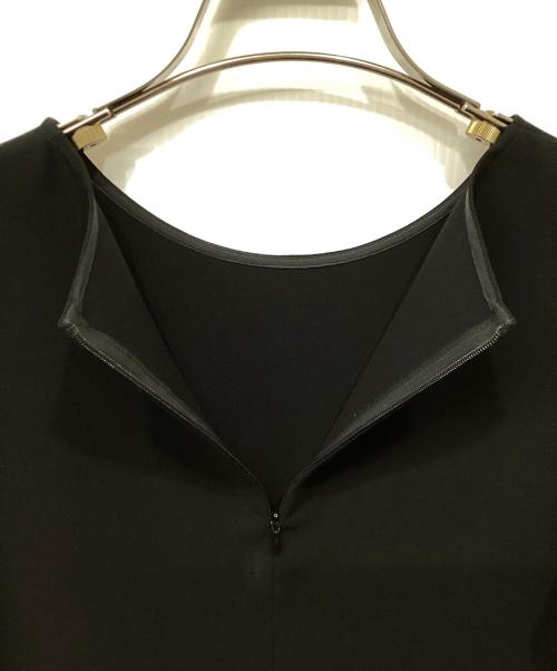 23区（ニジュウサンク）23区 (ニジュウサンク) トリアセダブルジョーゼットペプラムブラウス ブラック サイズ:32の古着・服飾アイテム
