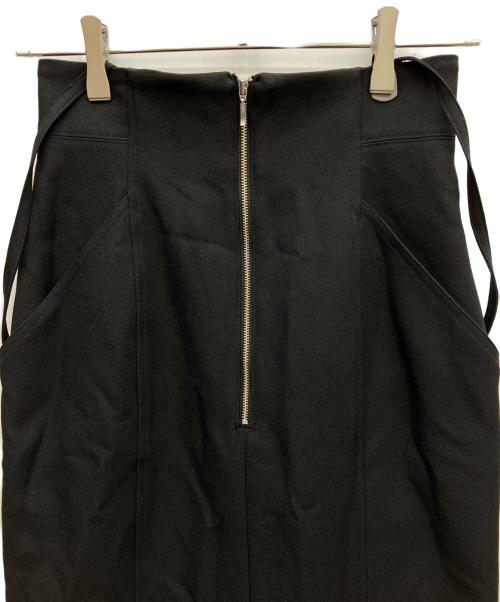 allureville（アルアバイル）allureville (アルアバイル) フロントジップサスペンダースカート ブラック サイズ:1の古着・服飾アイテム