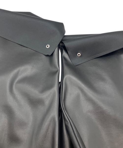 MM6 Maison Margiela（エムエムシックスメゾンマルジェラ）MM6 Maison Margiela (エムエムシックスメゾンマルジェラ) フェイクレザークロップドパンツ ブラック サイズ:36の古着・服飾アイテム