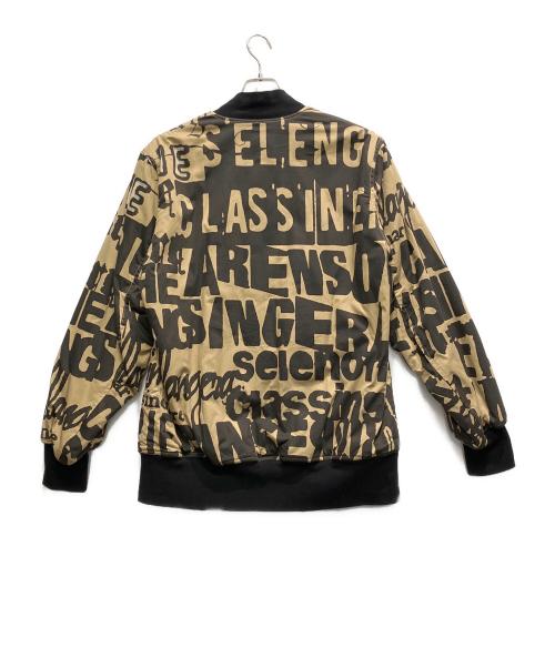 NUDE:MM（ヌード:マサヒコマルヤマ）NUDE:MM (ヌード:マサヒコマルヤマ) LOGO COLLAGE PRINT BOMBER JACKET ベージュ×ブラック サイズ:Mの古着・服飾アイテム