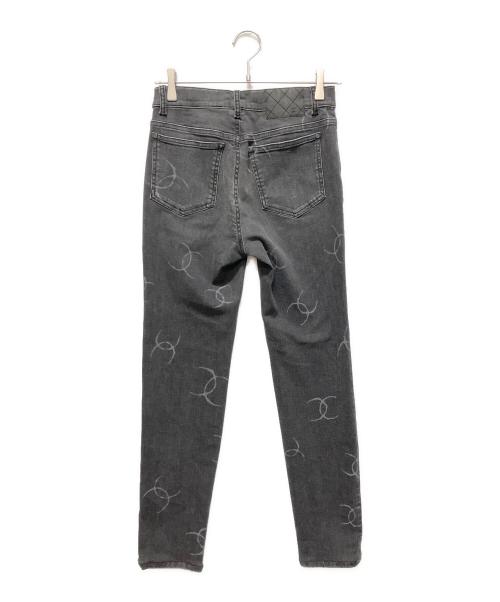 CHANEL（シャネル）CHANEL (シャネル) P64 ココマーク スキニー デニムパンツ ブラック サイズ:38 未使用品の古着・服飾アイテム