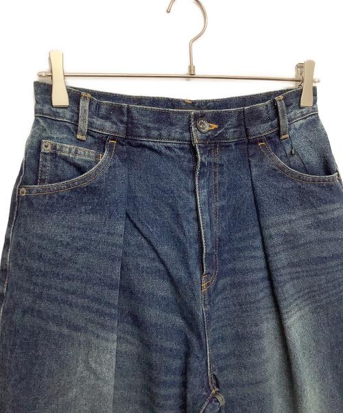 JEANASIS（ジーナシス）JEANASIS (ジーナシス) タックデニムワイドパンツ インディゴ サイズ:M 未使用品の古着・服飾アイテム