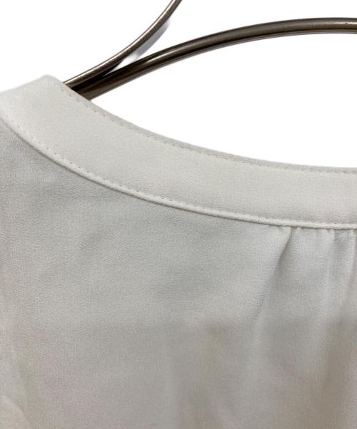 ANAYI（アナイ）ANAYI (アナイ) バックサテンリボンラッフル ブラウス ホワイト サイズ:38の古着・服飾アイテム