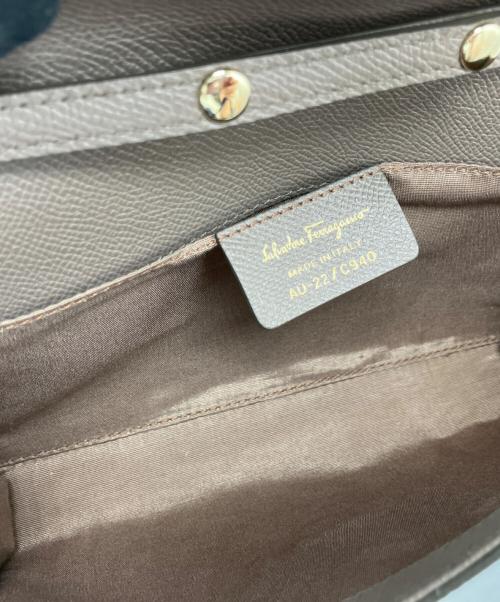 Salvatore Ferragamo（サルヴァトーレ フェラガモ）Salvatore Ferragamo (サルヴァトーレ フェラガモ) ヴァラリボン 2WAYミニバッグ(クラッチバッグ/チェーンショルダーバッグ) ブラウンの古着・服飾アイテム
