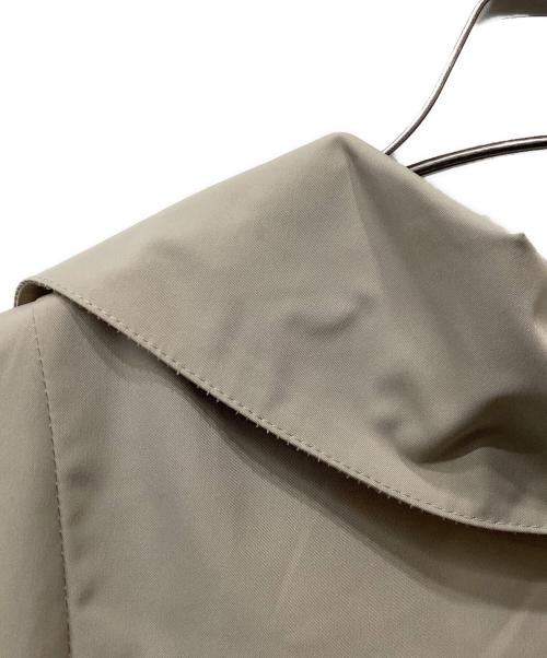 FOXEY NEWYORK（フォクシーニューヨーク）FOXEY NEWYORK (フォクシーニューヨーク) トレンチコート ベージュ サイズ:freeの古着・服飾アイテム