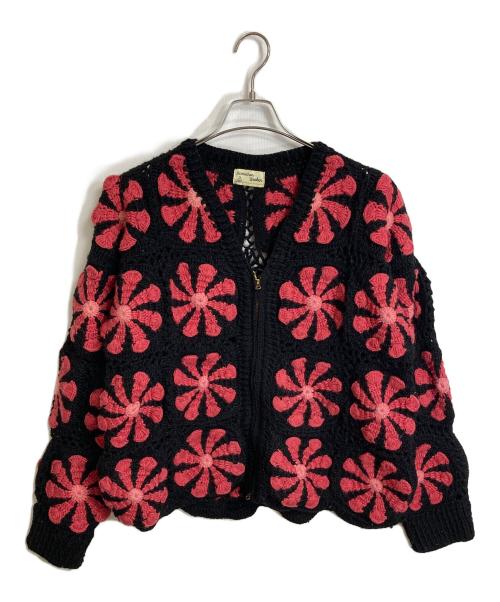 Mcmachan Woolen（マクマーンウーレン）mcmachan woolen (マクマーンウーレン) クロシェフラワージップカーディガン クロシェカーディガン ブラック×ピンク サイズ:不明の古着・服飾アイテム