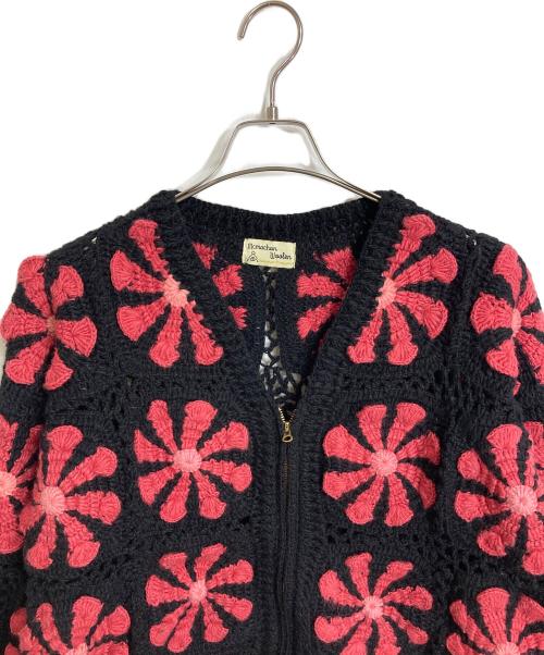 Mcmachan Woolen（マクマーンウーレン）mcmachan woolen (マクマーンウーレン) クロシェフラワージップカーディガン クロシェカーディガン ブラック×ピンク サイズ:不明の古着・服飾アイテム