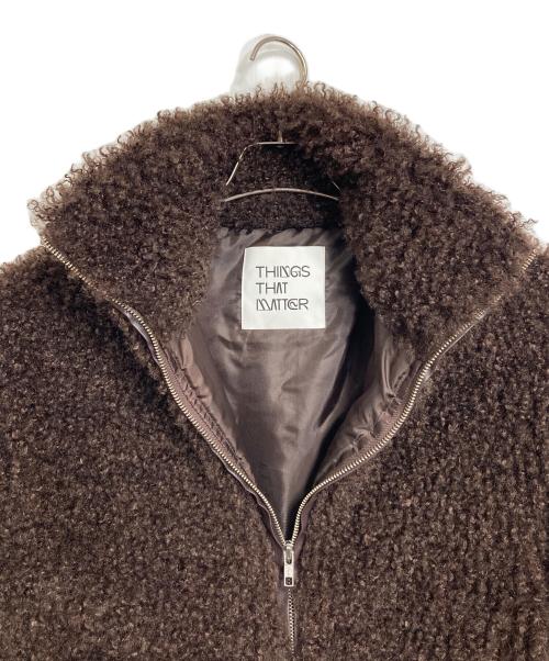 THINGS THAT MATTER（シングスザットマター）THINGS THAT MATTER (シングスザットマター) CRIMPED FUR CROPPED BLOUSON ボアジャケット　ダブルジップ ブラウン サイズ:Fの古着・服飾アイテム