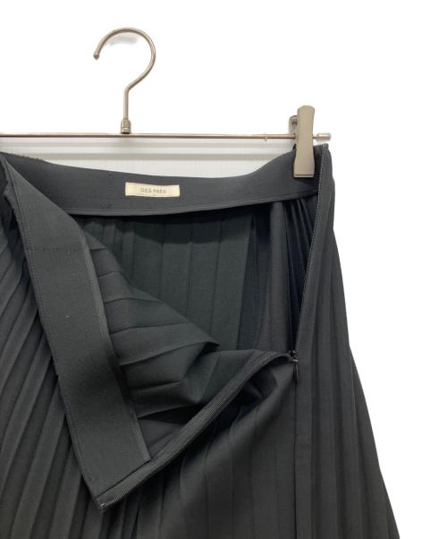 DES PRES（デ プレ）DES PRES (デ プレ) ハイツイストギャバジン イレギュラーヘムプリーツスカート ブラック サイズ:34の古着・服飾アイテム