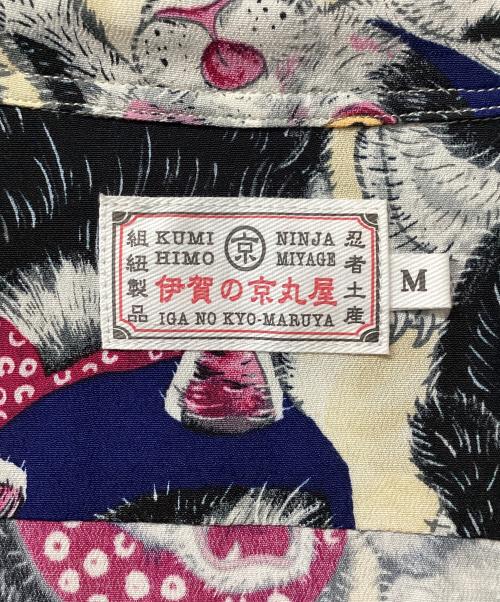伊賀の京丸屋（イガノキョウマルヤ）伊賀の京丸屋 (イガノキョウマルヤ) 伊賀くみひもアロハシャツ 猫忍者 ベージュ サイズ:Mの古着・服飾アイテム