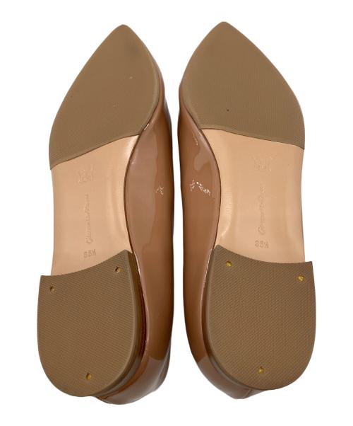 Gianvito Rossi（ジャンヴィト ロッシ）Gianvito Rossi (ジャンヴィト ロッシ) ポインテッドトゥパンプス ベージュ サイズ:35　1/2の古着・服飾アイテム