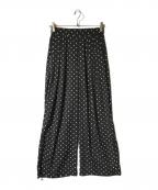 DOUDOUドゥドゥ）の古着「ドットタックワイドパンツ」｜ブラック