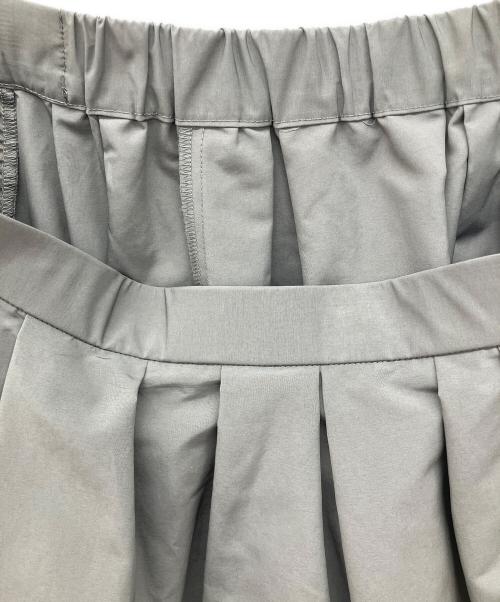 23区（ニジュウサンク）23区 (ニジュウサンク) ハイマルチタフタ タックスカート　ロングスカート オリーブ サイズ:40 未使用品の古着・服飾アイテム