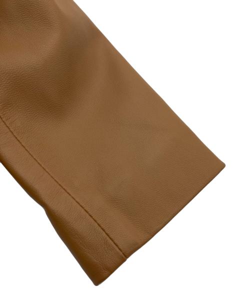 BEIGE（ベイジ）BEIGE (ベイジ) ノーカラーラムレザージャケット ベージュ サイズ:4の古着・服飾アイテム