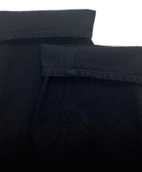 COMOLI（コモリ）COMOLI (コモリ) デニム ベルテッドパンツ ブラック サイズ:2の古着・服飾アイテム