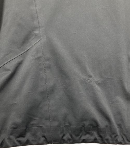 WHITE MOUNTAINEERING（ホワイトマウンテ二アニング）WHITE MOUNTAINEERING (ホワイトマウンテ二アニング) GORE-TEX CONTRASTED MOUNTAIN PARKA ブラック サイズ:２の古着・服飾アイテム