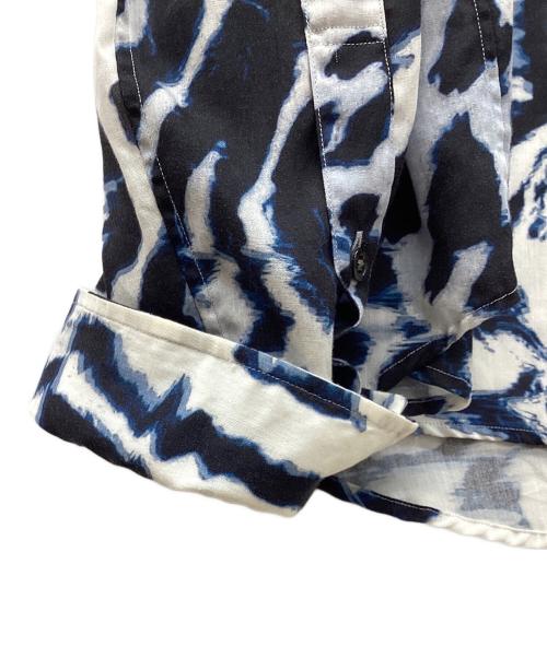 JOHN LAWRENCE SULLIVAN（ジョン ローレンス サリバン）JOHN LAWRENCE SULLIVAN (ジョン ローレンス サリバン) LEOPARD PRINT CUT-OFF SHIRT ブルー サイズ:0Sの古着・服飾アイテム