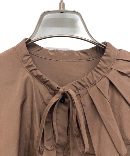 machatt（マチャット）machatt (マチャット) アシンメトリーフリルブラウス ブラウン サイズ:Freeの古着・服飾アイテム