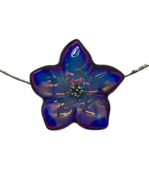 Baccarat（バカラ）Baccarat (バカラ) イリゼブロッサムチョーカー パープルの古着・服飾アイテム