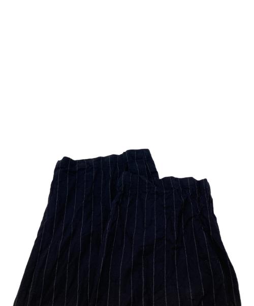 COMOLI（コモリ）COMOLI (コモリ) 23SS ウールストライプドローストリングパンツ　イージーパンツ ネイビー サイズ:2の古着・服飾アイテム
