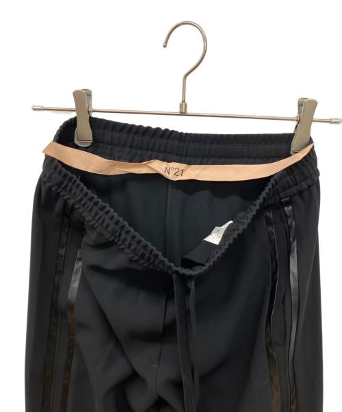 N°21（ヌメロヴェントゥーノ）N°21 (ヌメロヴェントゥーノ) サイドライントラックパンツ ブラック サイズ:38の古着・服飾アイテム