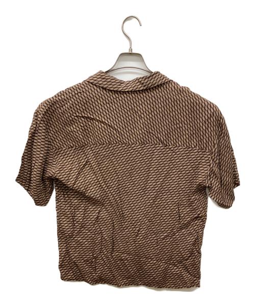 KITH（キス）KITH (キス) シルクインオールオーバーロゴオープンカラー半袖シャツ ブラウン サイズ:Mの古着・服飾アイテム