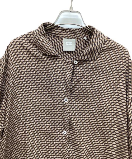 KITH（キス）KITH (キス) シルクインオールオーバーロゴオープンカラー半袖シャツ ブラウン サイズ:Mの古着・服飾アイテム
