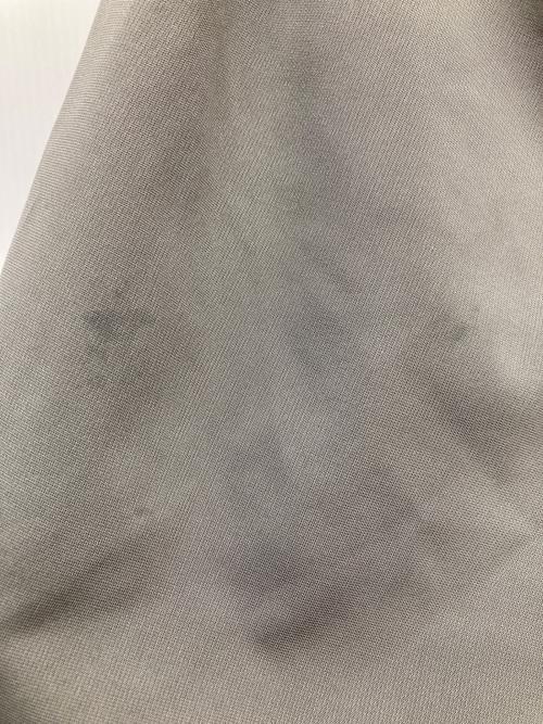 ATTACHMENT（アタッチメント）ATTACHMENT (アタッチメント) 2TUCK WIDE TAPERED SLACKS グレー サイズ:2の古着・服飾アイテム