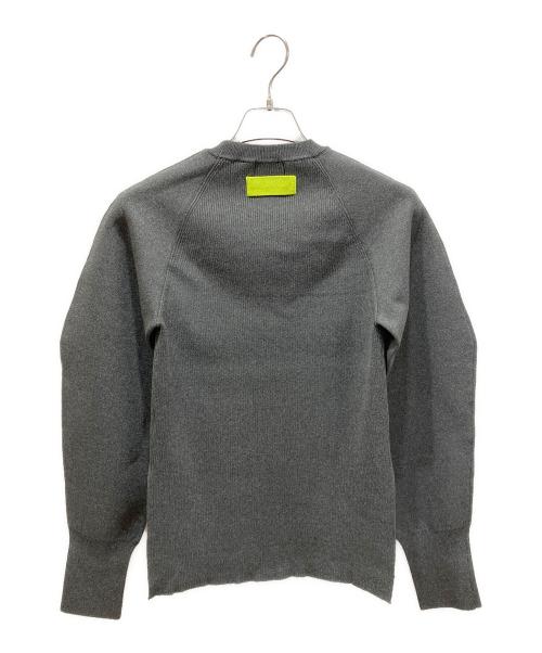 OMMO（オーエムエムオー）OMMO (オーエムエムオー) VOLUME SLEEVE KT TOP グレー サイズ:Fの古着・服飾アイテム