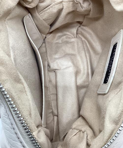 GIANNI CHIARINI（ジャンニ キアリーニ）GIANNI CHIARINI (ジャンニ キアリーニ) PIUMA 2WAYバッグ アイボリーの古着・服飾アイテム