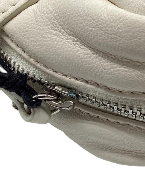 GIANNI CHIARINI（ジャンニ キアリーニ）GIANNI CHIARINI (ジャンニ キアリーニ) PIUMA 2WAYバッグ アイボリーの古着・服飾アイテム