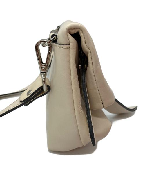 GIANNI CHIARINI（ジャンニ キアリーニ）GIANNI CHIARINI (ジャンニ キアリーニ) チェリーベイビー　ショルダーバッグ ベージュの古着・服飾アイテム