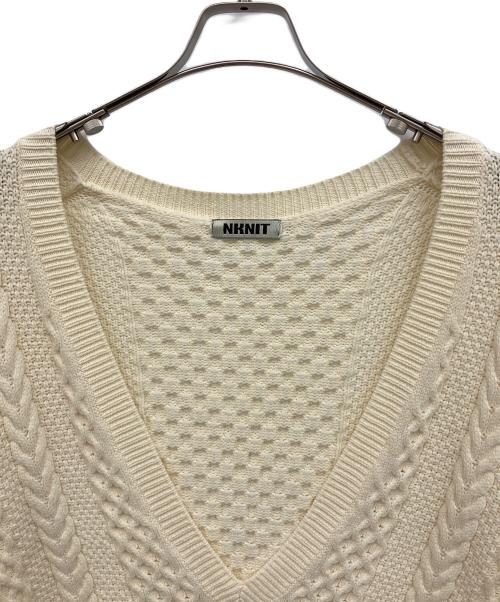 NKNIT（ンニット）NKNIT (ンニット) deep V cable KNIT アイボリーの古着・服飾アイテム