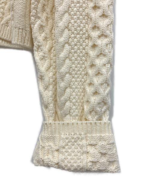 NKNIT（ンニット）NKNIT (ンニット) deep V cable KNIT アイボリーの古着・服飾アイテム