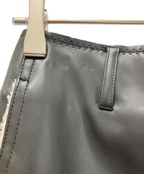 ETRE TOKYO（エトレトウキョウ）ETRE TOKYO (エトレトウキョウ) フェイクレザーIラインスカート ブラック サイズ:Sの古着・服飾アイテム