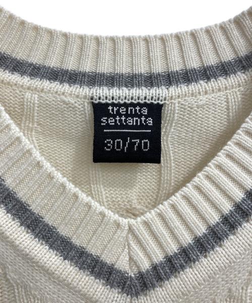 30/70 trenta settanta（トレンタセッタンタ）30/70 trenta settanta (トレンタセッタンタ) Vネックセーター アイボリー サイズ:44の古着・服飾アイテム