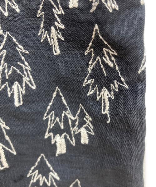 mina perhonen（ミナ ペルホネン）mina perhonen (ミナ ペルホネン) forest to bird 刺繍ブラウス チャコールグレー サイズ:36の古着・服飾アイテム