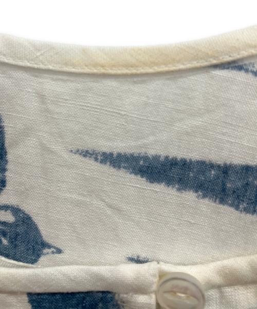 mina perhonen（ミナ ペルホネン）mina perhonen (ミナ ペルホネン) hello swallow ノースリーブブラウス ホワイト×ブルー サイズ:38の古着・服飾アイテム