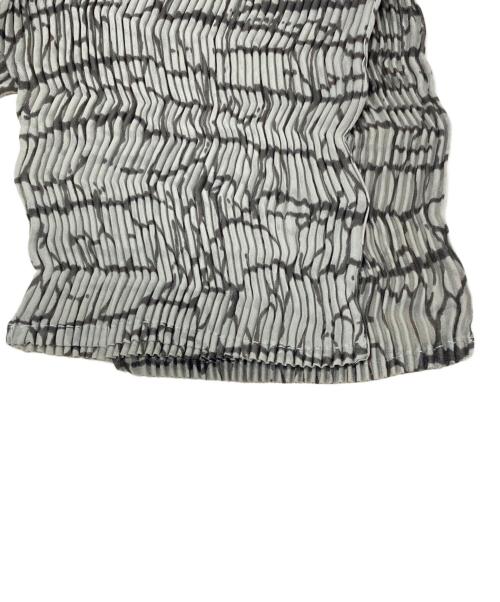 ISSEY MIYAKE（イッセイミヤケ）ISSEY MIYAKE (イッセイミヤケ) 総柄プリーツブラウス グレー サイズ:Lの古着・服飾アイテム