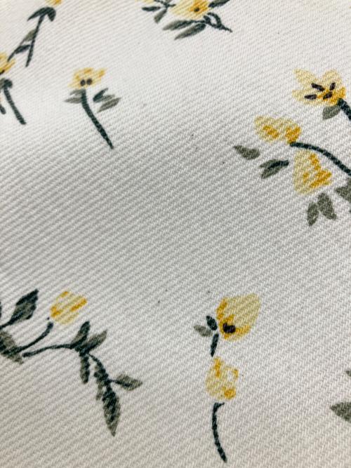 ROLLA'S（ローラス）ROLLA'S (ローラス) 花柄デニムパンツ アイボリー サイズ:W25の古着・服飾アイテム