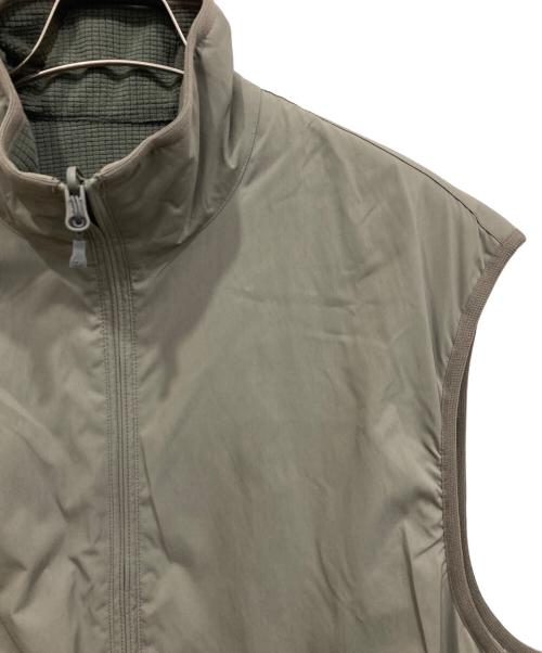 DAIWA PIER39（ダイワ ピア39）DAIWA PIER39 (ダイワ ピア39) TECH REVERSIBLE MIL ECWCS STAND VEST ウルフグレー サイズ:Mの古着・服飾アイテム