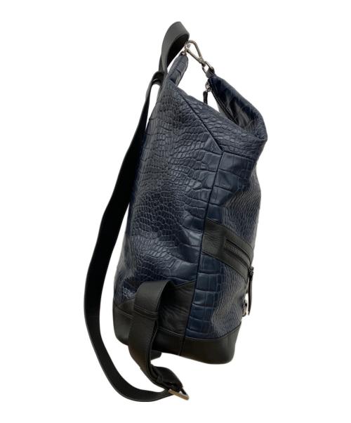 JIMMY CHOO（ジミーチュウ）JIMMY CHOO (ジミーチュウ) FITZROY フィッツロイ リュック バッグパック クロコ型押し ネイビー×ブラックの古着・服飾アイテム