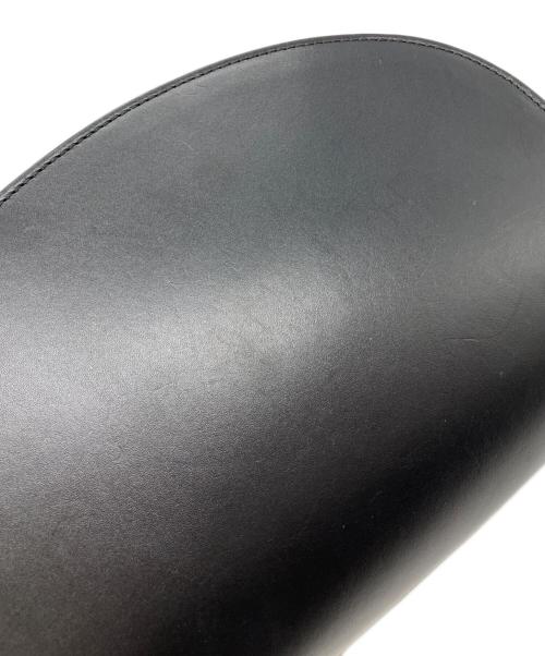 A.P.C.（アーペーセー）A.P.C. (アーペーセー) ハーフムーンショルダーバッグ ブラックの古着・服飾アイテム